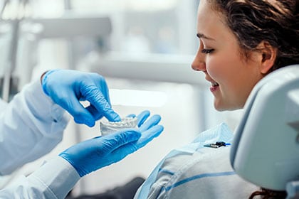 Dentists' Professional Teeth Whitening Process Explanation For Sensitive Teeth & Gums