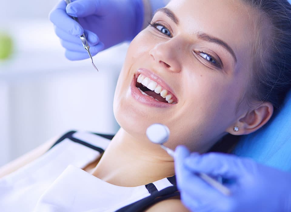 Cosmetic Dentures Providing Maximum Comfort In Glendale, AZ
